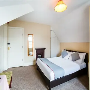 3* Bed & Breakfast The Briary